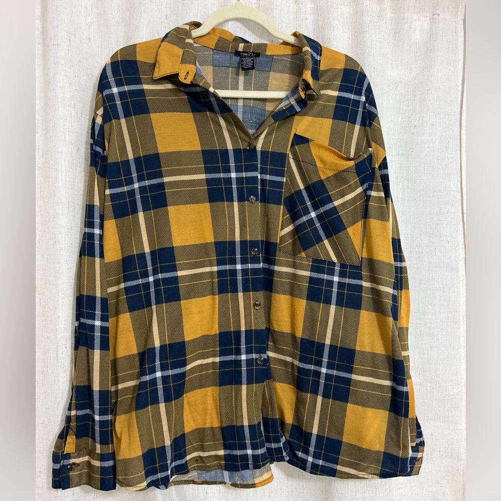Plaid top